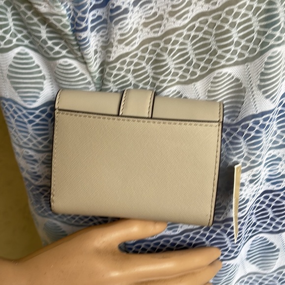 MICHAEL KORS CARMEN MEDIUM LOGO AND FAUX LEATHER WALLET LIGHT SAND - Picture 8 of 16